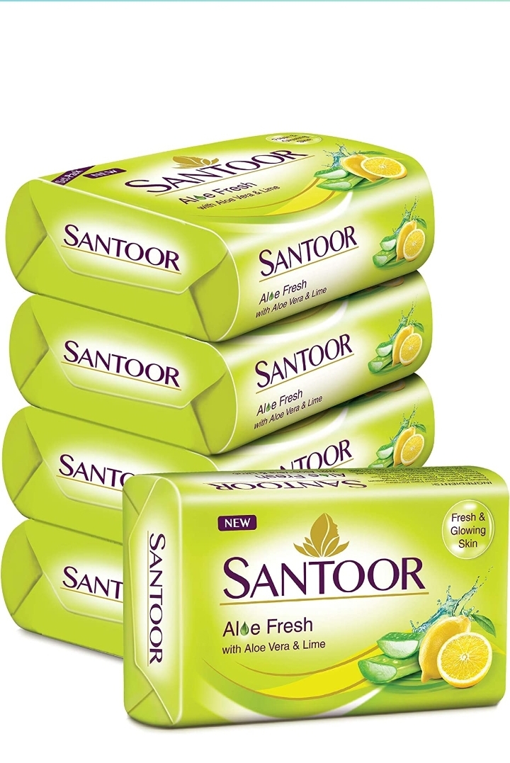 Santoor Aloe Fresh Soap with Aloe Vera and Lime for Radiant Looking Skin, 125g